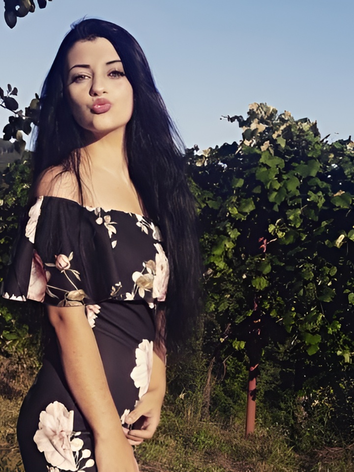 Ангелина привлекальеная девушка из Соликамска цена от 10000 руб