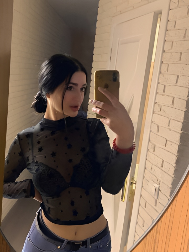 Софа привлекальеная девушка из Соликамска цена от 2000 руб