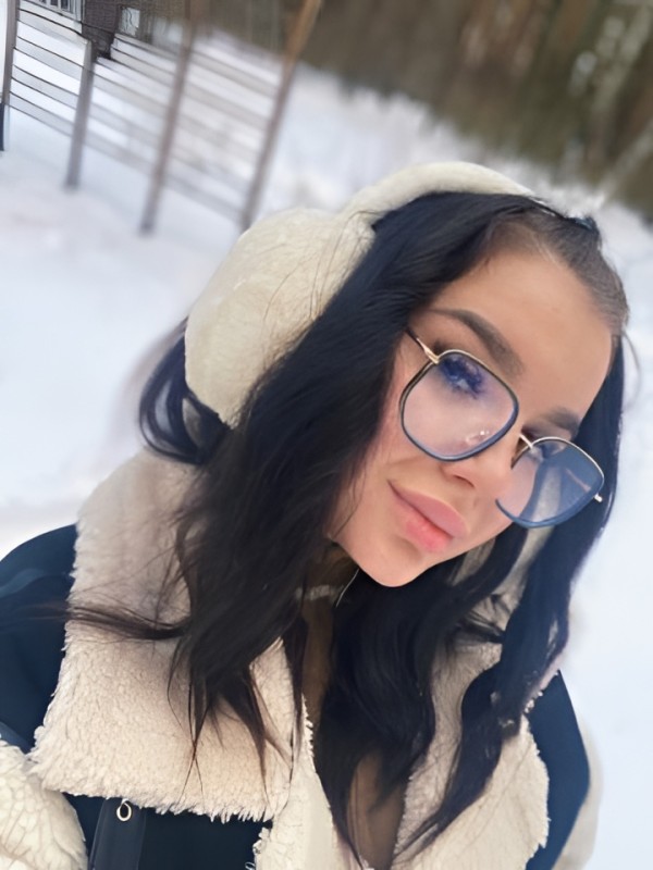 Рената привлекательная девушка из Соликамска цена от 10000 руб