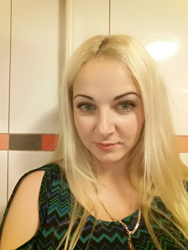 София привлекательная девушка из Соликамска цена от 2000 руб