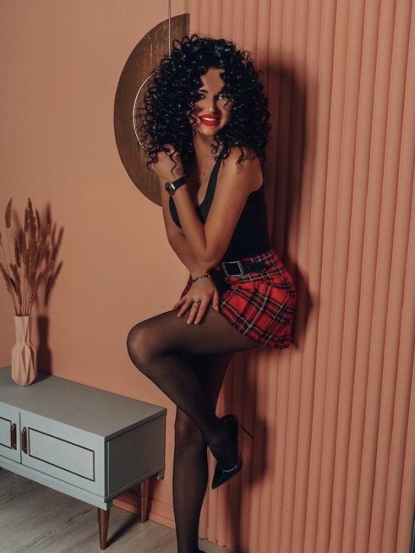 🎥 Людмила привлекательная девушка из Соликамска цена от 3500 руб